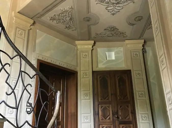 Domus Aurea קארפי