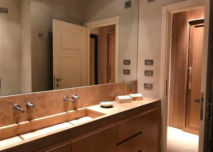 Domus Aurea קארפי